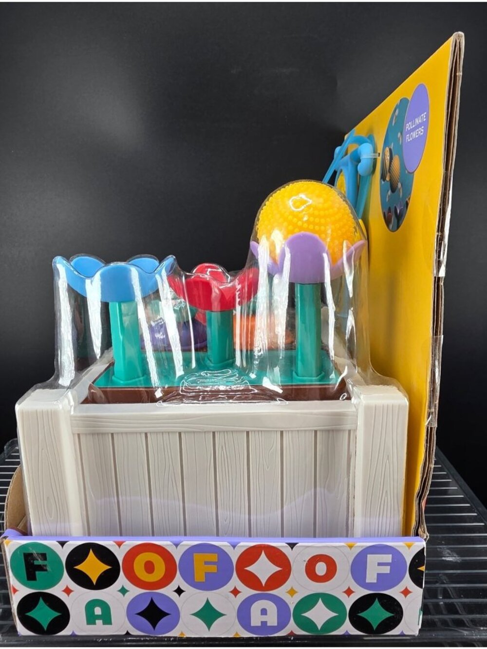 FAO Schwarz Bumble Bee Garden Sort & Match Set 18 Piece Educational Toy Ages 18M - Picture 5 of 11